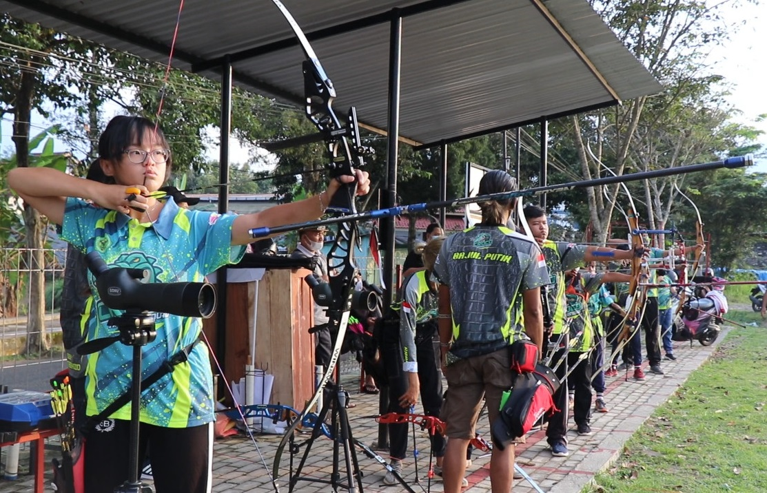 Menunggu Buka Puasa dengan Latihan Memanah 