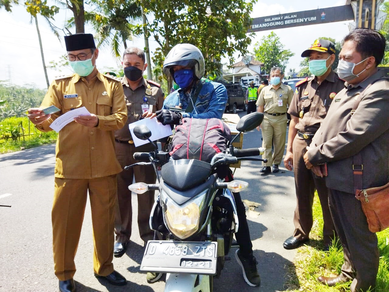 Bupati Bersama Forkompimda Tinjau Penyekatan Kendaraan Pemudik