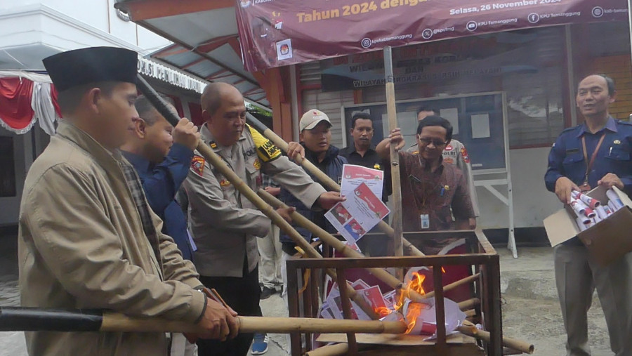 KPU Temanggung Musnahkan 780 Surat Suara Rusak dan Sisa