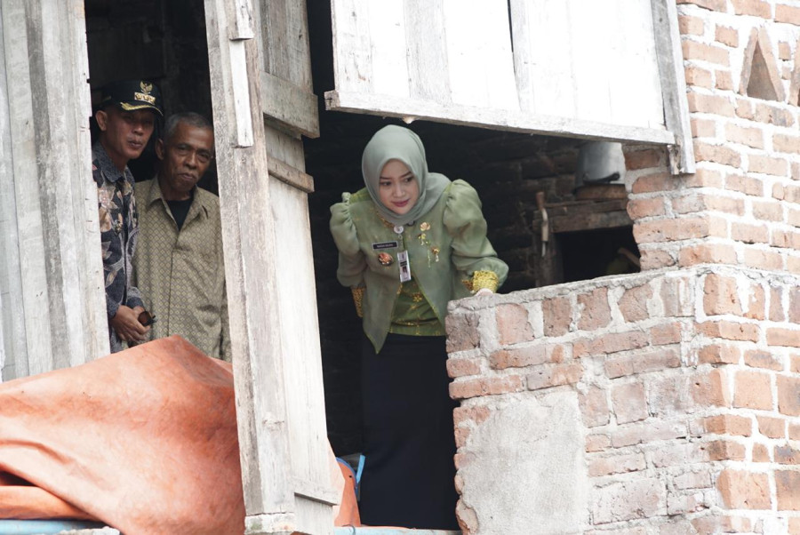 Tinjau Longsor di Lamuk Legoksari, Wabup Nadia Pastikan Penanganan Kerusakan