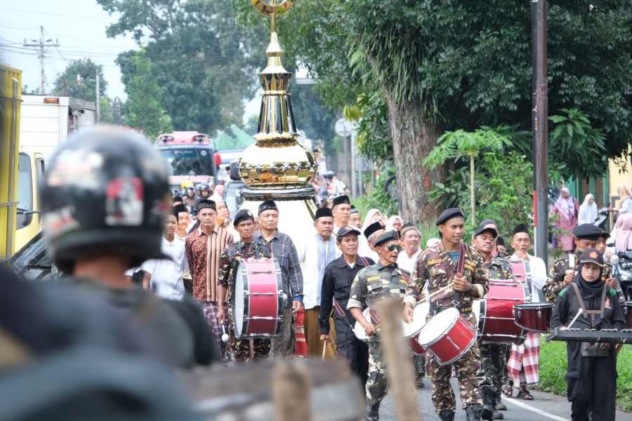 Wabup Nadia Resmikan Unggahan Mustaka Masjid Roudlotul Jannah Desa Badran