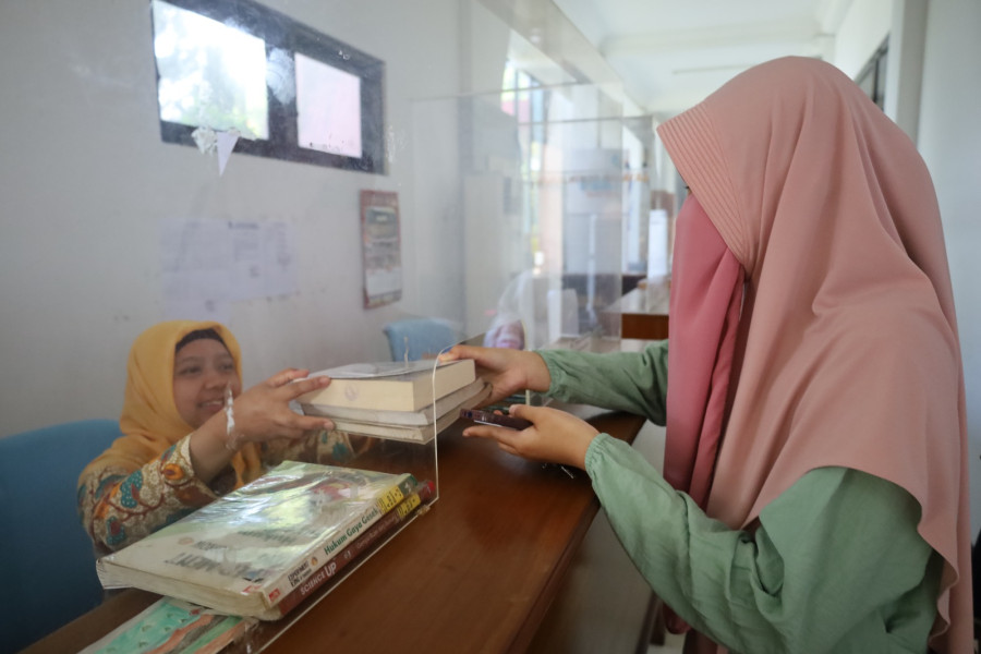 Libur Ramadan, Siswa Sekolah Kunjungi Perpustakaan Daerah