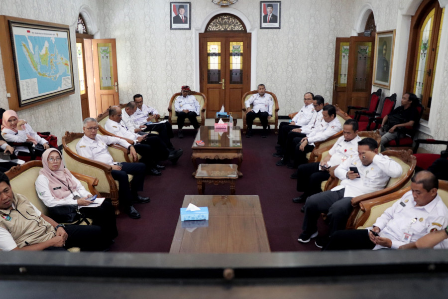 Bupati Agus Setyawan Ajak Publik Awasi Kinerja ASN; Kalau Ada yang Korupsi, Laporkan!