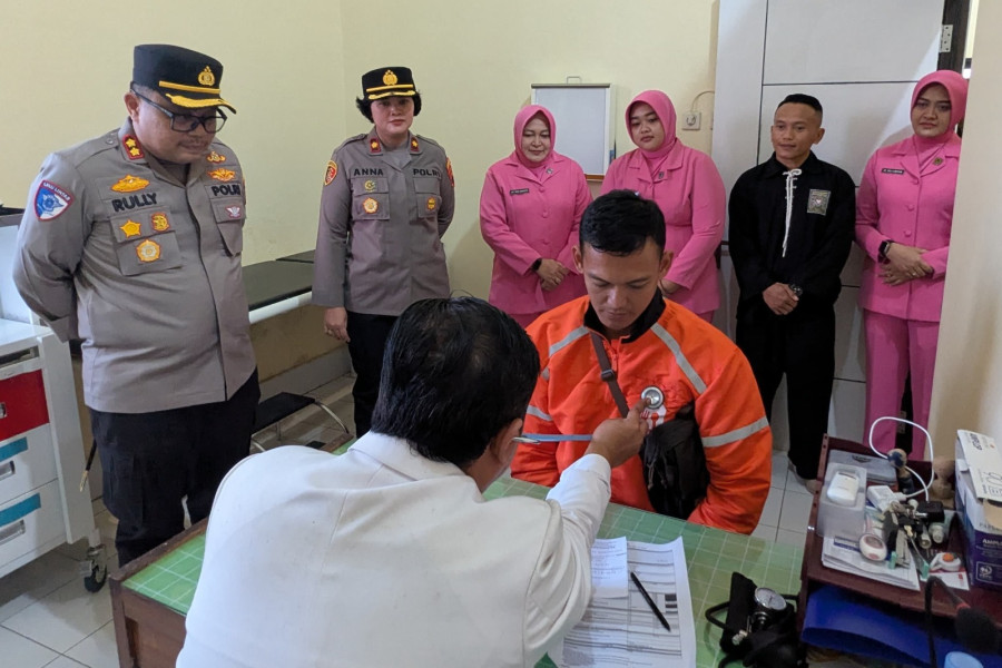 Bakti Kesehatan HUT ke-79 Bhayangkara, Polres Temanggung Gelar Bansos dan Cek Kesehatan Gratis
