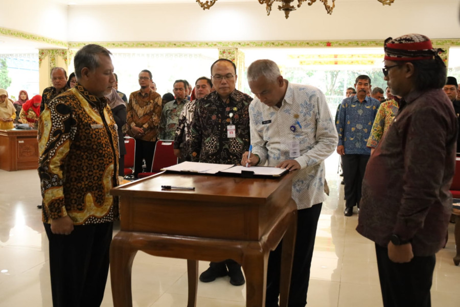 Bupati Agus Setyawan Lantik Hary Agung Prabowo Sebagai Staf Ahli