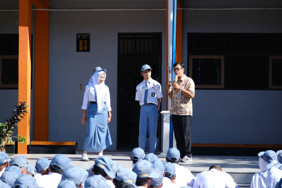 THINK SMART, Solusi Jitu Bermedia Sosial Secara Bijak dan Aman