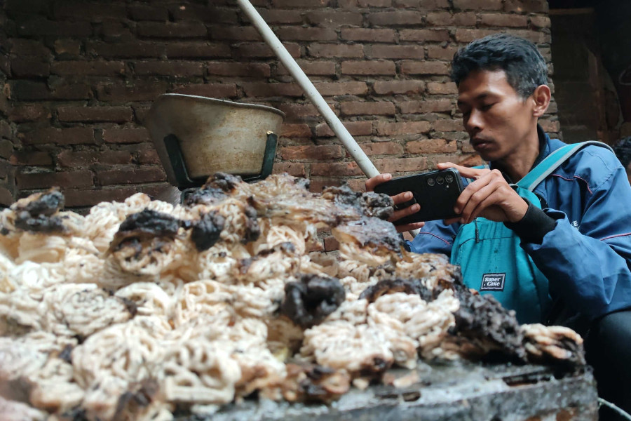 Tungku Kondisi Nyala, Ditinggal ke Pasar, Pabrik Kerupuk Terbakar