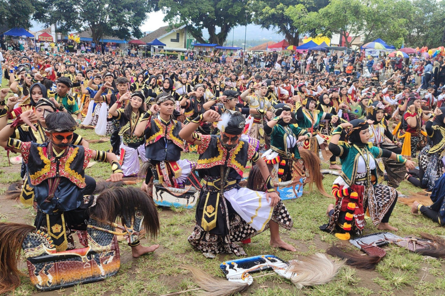 Jaga Warisan Budaya, Ribuan Pelajar Antusias Tarikan Jaran Kepang Bersama