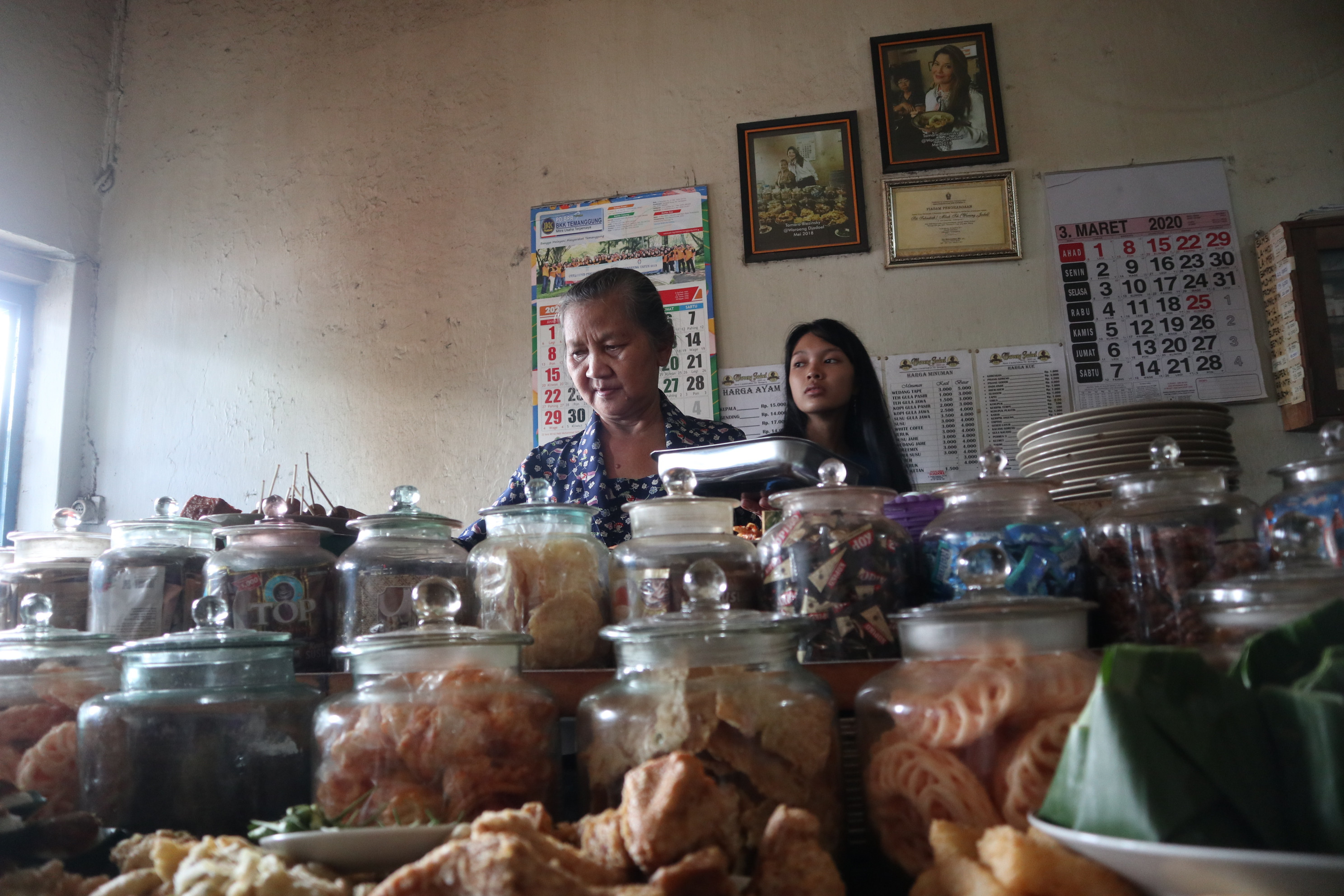 Makan Enak dan Sehat di Warung Rakyat Bernuansa Jadoel