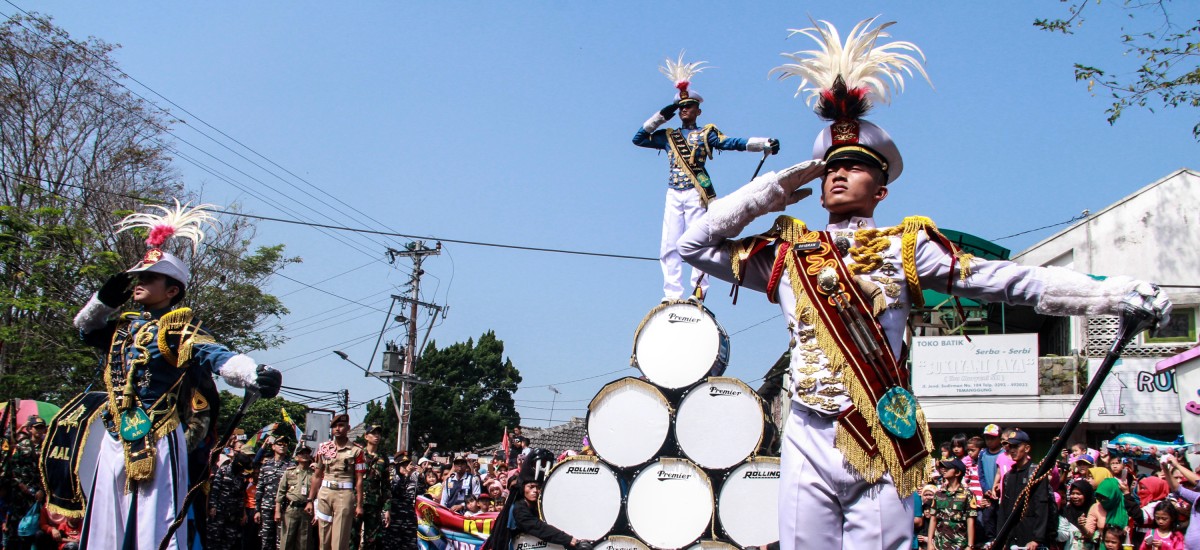 Marcing Band “Gita Jala Taruna” AAL Meriahkan Pesta Rakyat Temanggung 