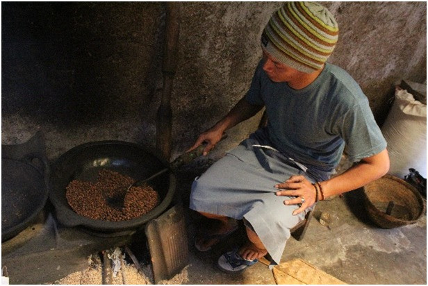 Obong Kopi Jowo: Roso Sanggit Lan Pahit Nyeletus Nang Ilat