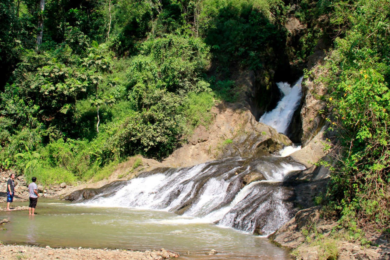 Curug Merak Wisata Alam Nan Eksotis di Desa Kemiriombo