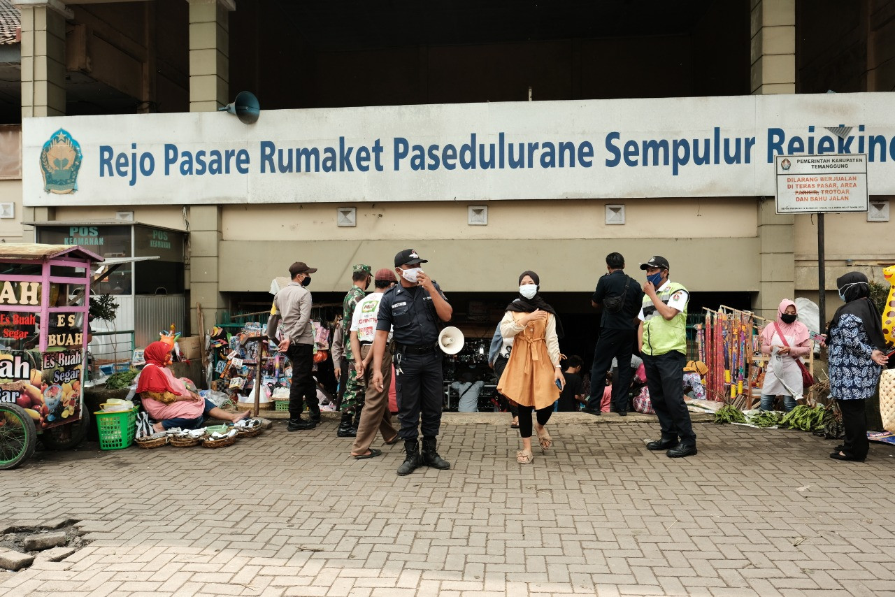 Tegakkan Disiplin Prokes, Pemkab Galakkan Operasi Masker di Pasar Tradisional