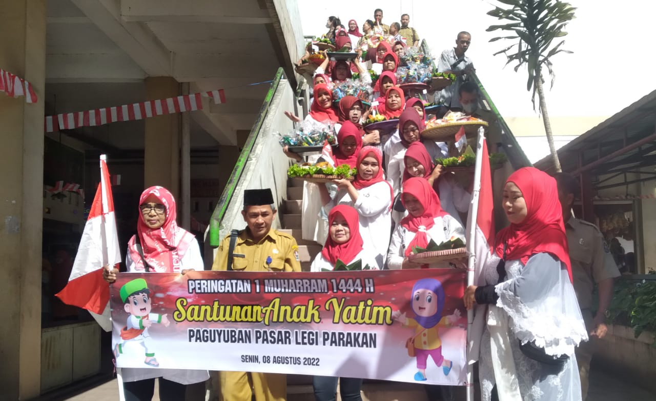 Kirap Tumpeng Warnai Tradisi Bulan Muharram Pedagang Pasar 