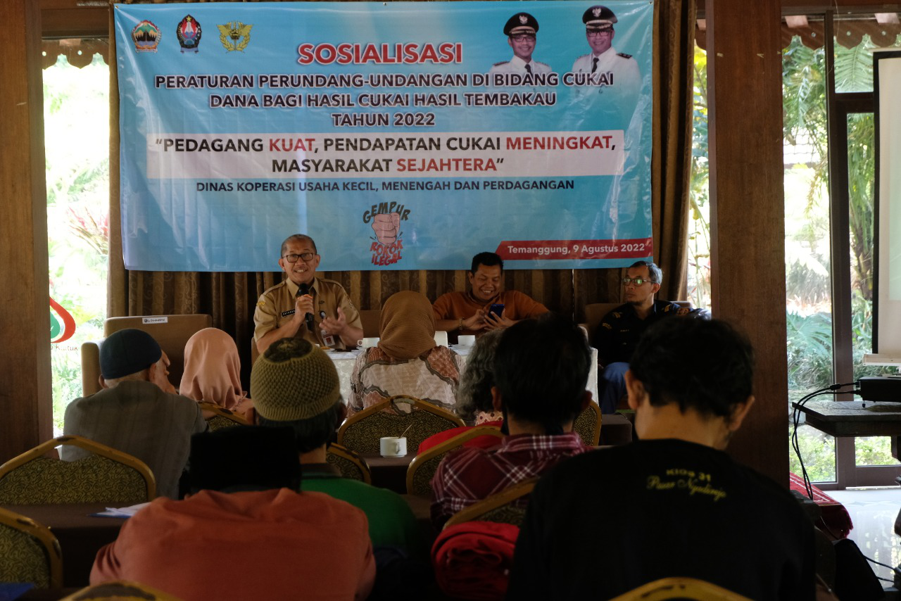 Pemilik Toko dan Warung Ikuti Sosialisasi Bidang Cukai