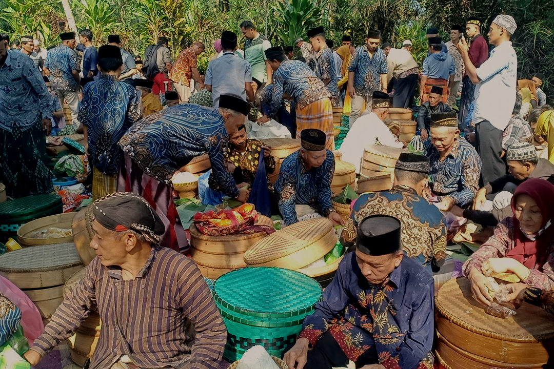 Warga Gelar Ritual Sadranan Safar untuk Keselamatan 