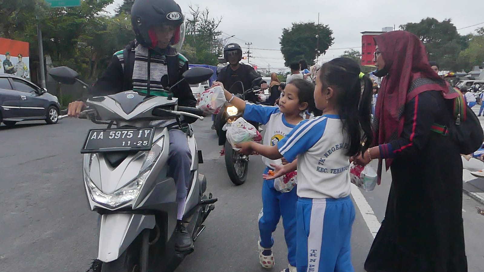 Implementasi Kurikulum Merdeka, TK di Temanggung Bagikan Takjil