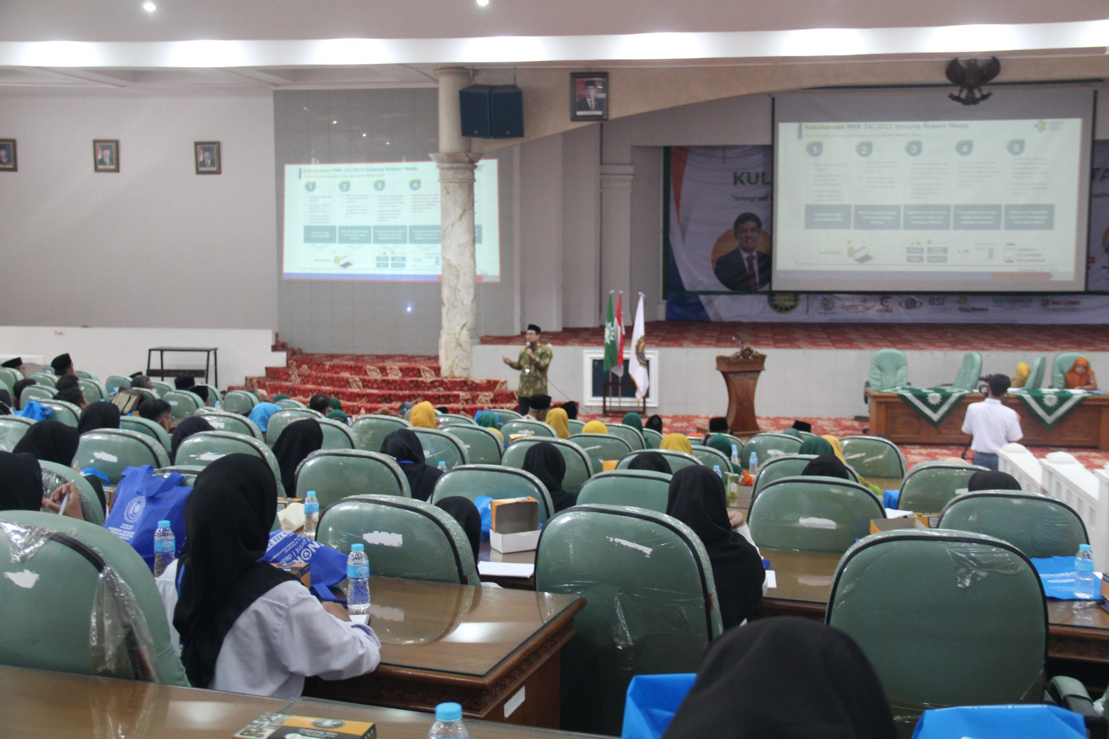 AKMT Gelar Kuliah Umum dan Seminar Kesehatan