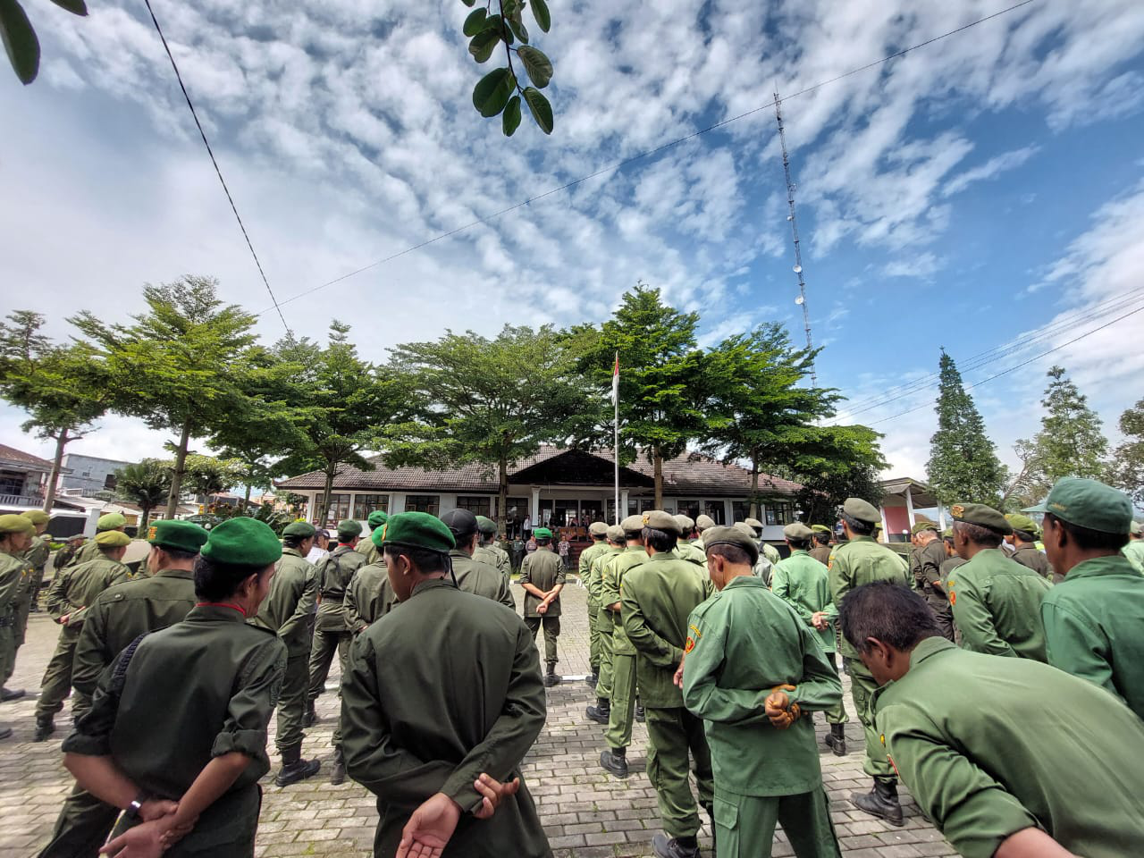 Apel Bersama Satlinmas, Pj. Bupati: Jaga Situasi Tetap Aman dan Kondusif