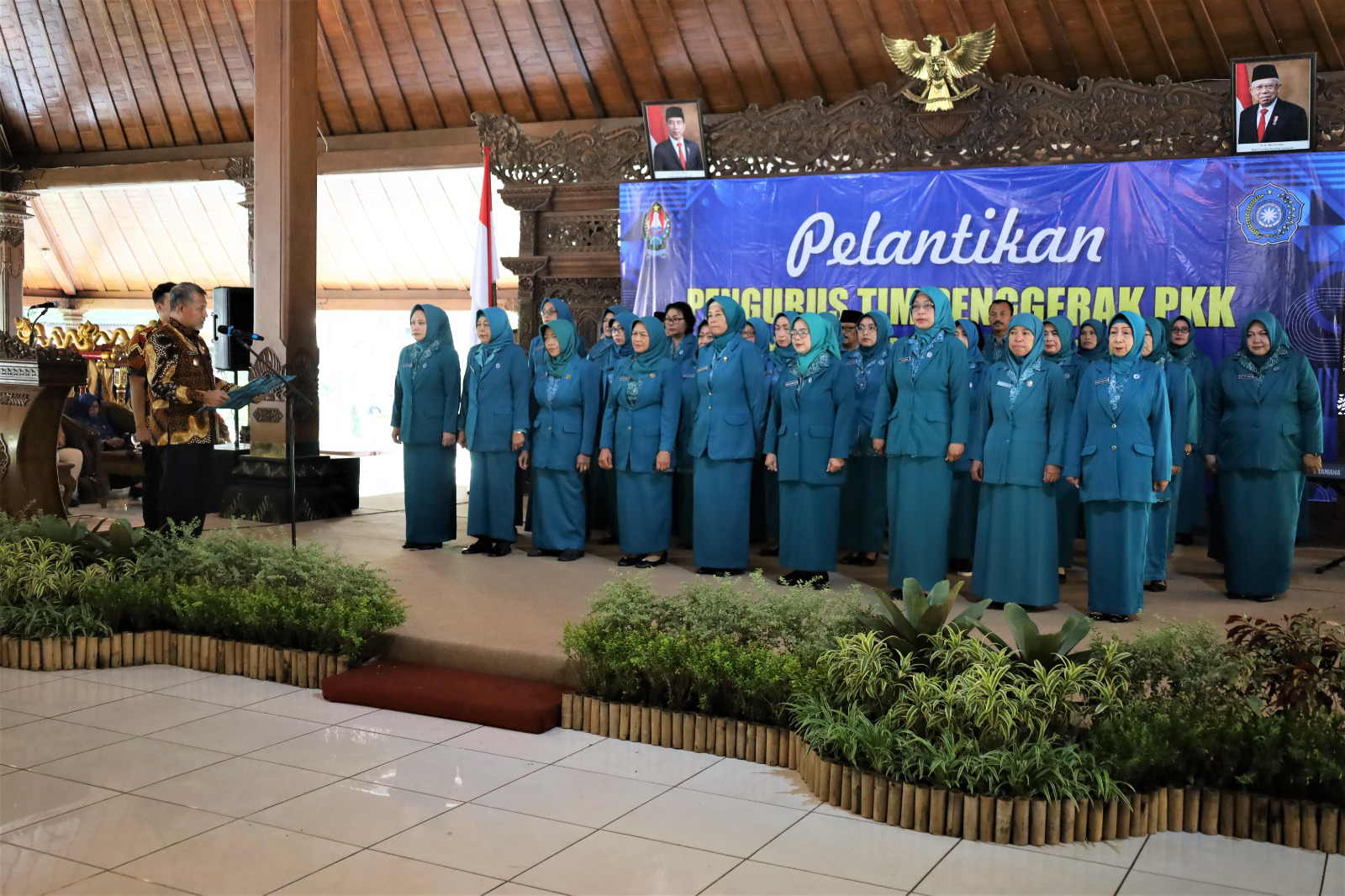 Lantik Pengurus TP PKK Periode 2024-2025, Pj. Bupati: Dorong Pemberdayaan dan Kesejahteraan Masyarak