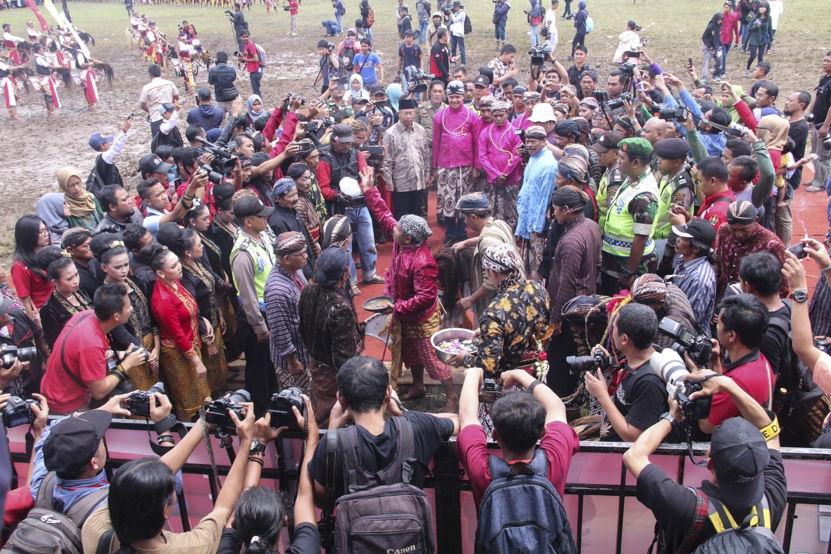 Antusias Fotografer Luar Daerah Ikuti Lomba Foto 1000 Hokya