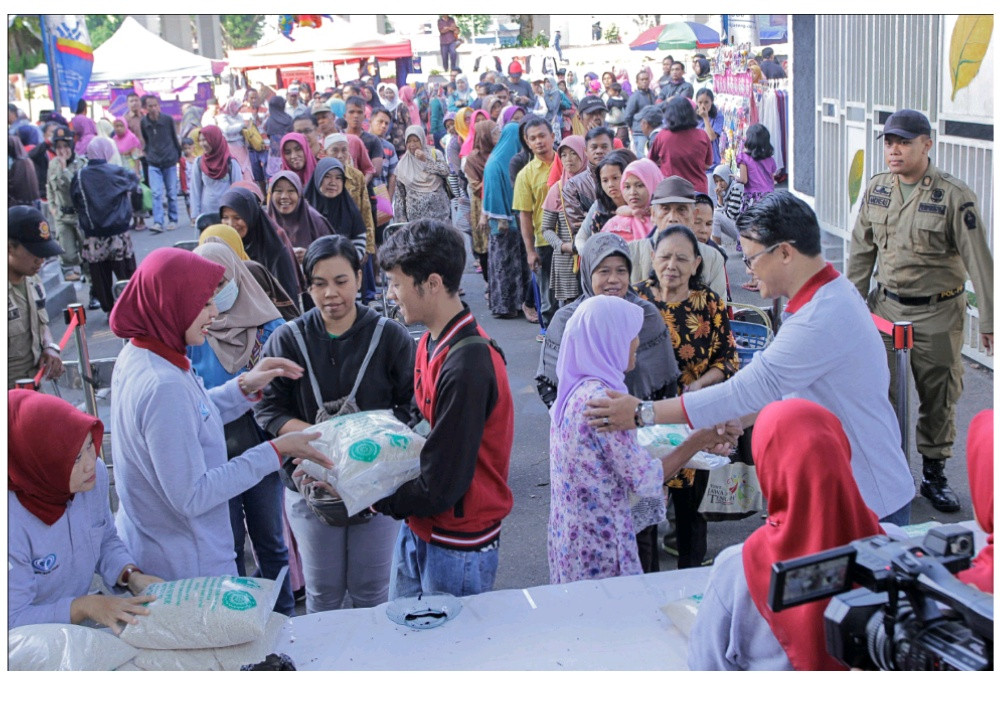 Puncak Pasar Murah Dipadati Masyarakat