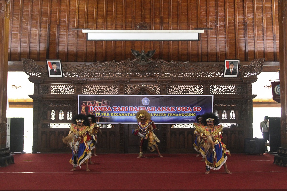 Lomba Tari Tingkat SD Memotivasi Anak Cintai Budaya Asli Daerah.