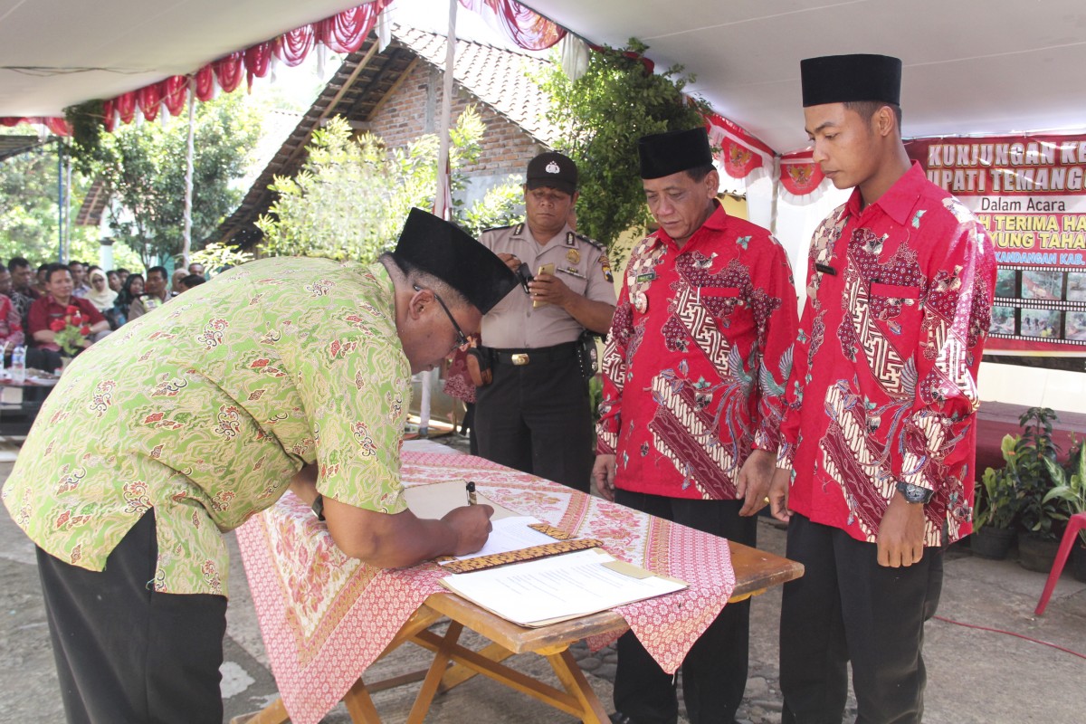 Serah Terima Hasil TMMD Sengkuyung Tahap II Tahun 2017