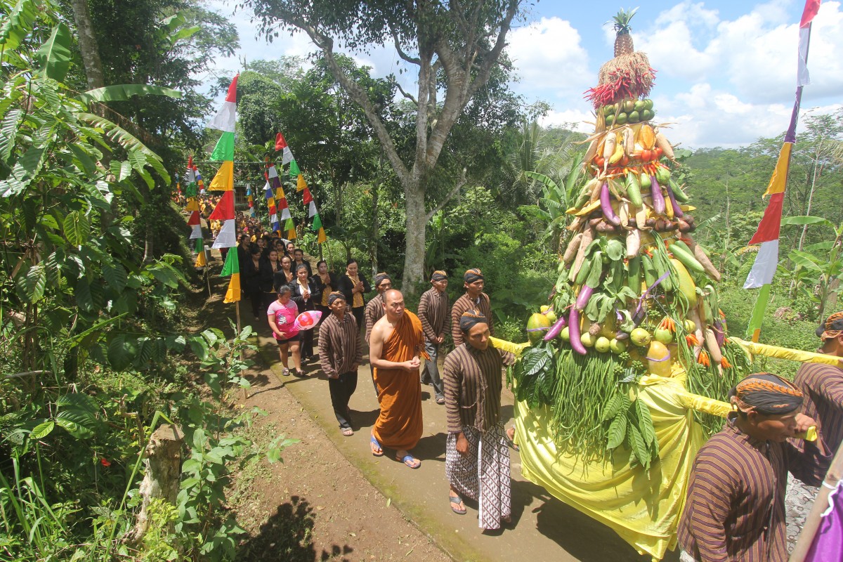 UMAT BUDHA TEMANGGUNG GELAR PERINGATAN HARI MAGHA PUJA