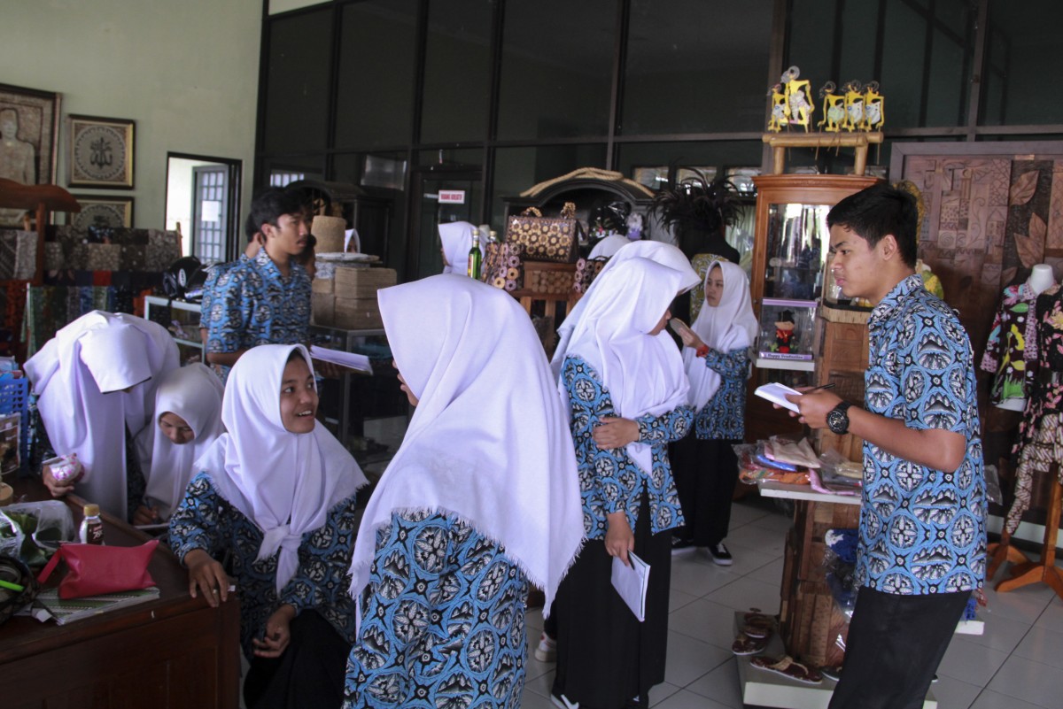 Siswa MAN Temanggung Adakan Studi Lapangan Di Puskomkref