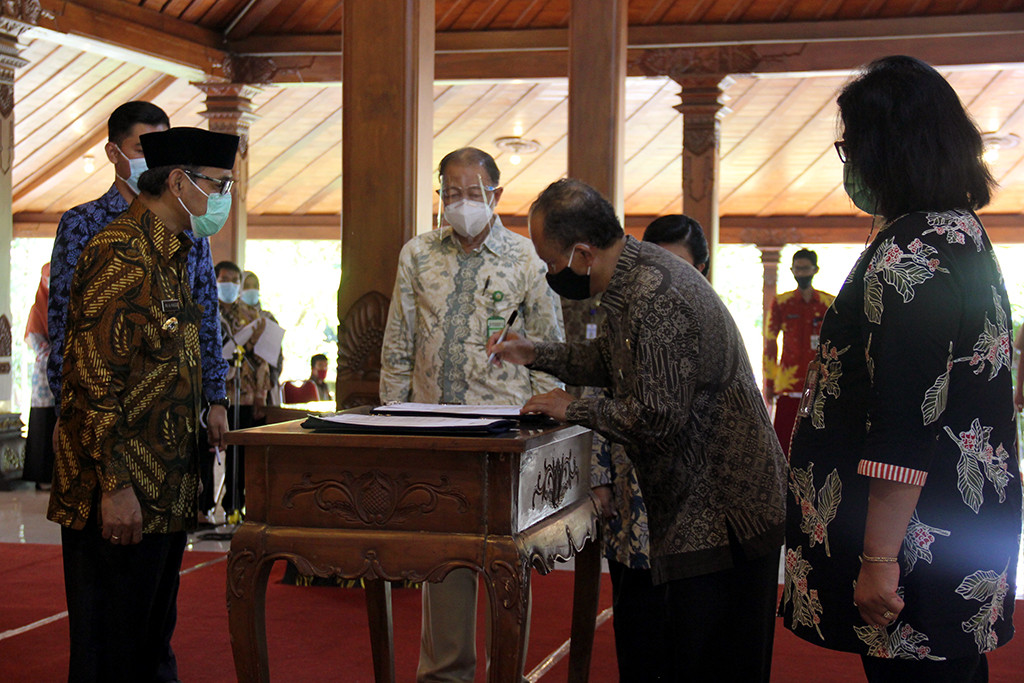 Bupati Minta Pejabat Pimpinan Tinggi Pratama Tingkatkan Inovasi dan Kreatifitas 