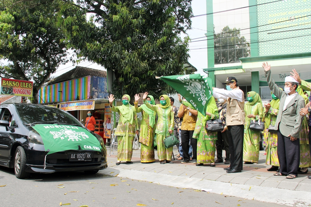 640 Paket Bantuan Muslimat Berbagi Untuk Masyarakat Terdampak Covid-19