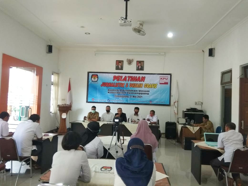 Tingkatkan Kapasitas SDM, KPU Kabupaten Temanggung Gelar Pelatihan Jurnalistik dan Desain Grafis