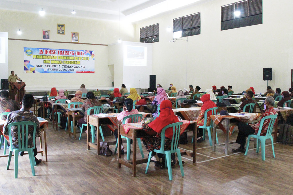 SMP N 1 Temanggung Kembangkan Kurikulum KTSP 2013 New Normal