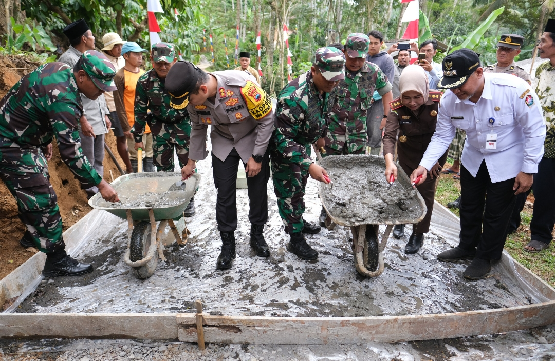 Pj. Bupati Resmi Buka TMMD Sengkuyung Tahap III