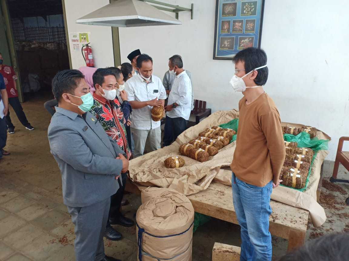 Penyerapan Lamban, DPRD Temanggung Datangi Gudang Pabrikan Rokok