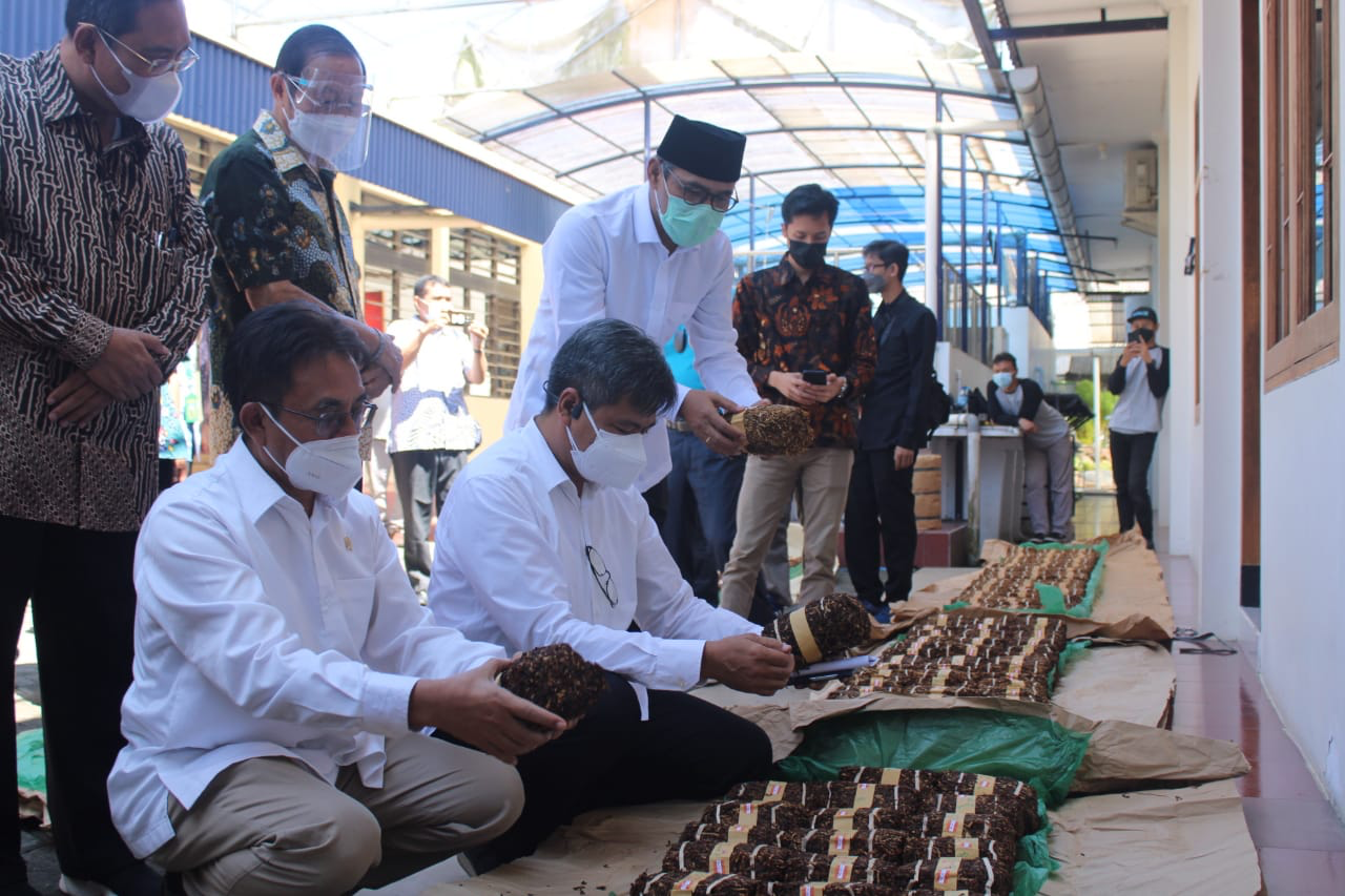 Bupati Minta Jaga Kemurnian Tembakau Untuk Dongkrak Harga Jual