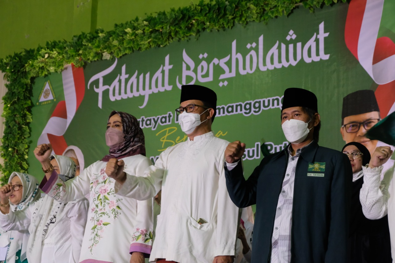 Jadilah Generasi Berakhlak, Pesan Wabup di Sholawat Fatayat NU