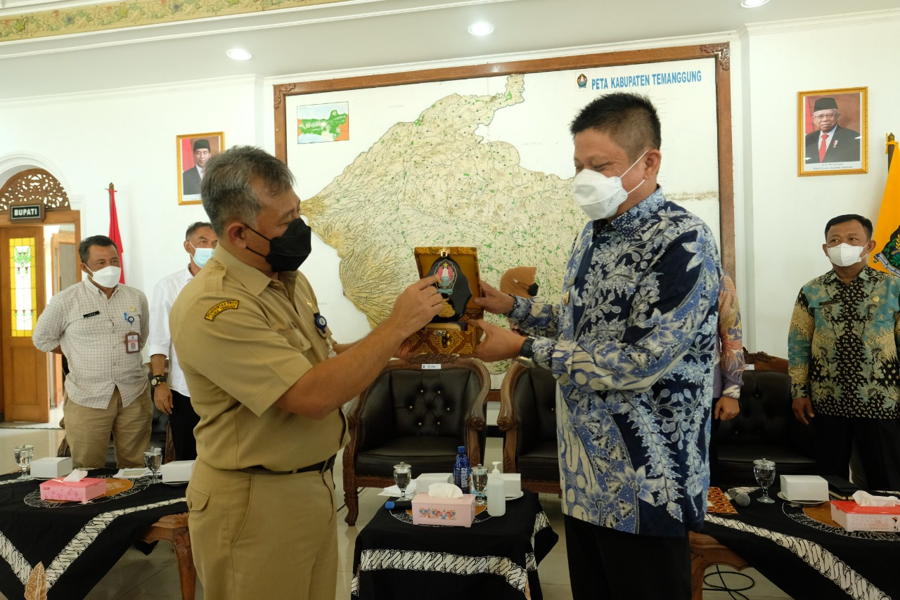 Pemkab OKU Timur Lakukan Kunjungan Kerja ke Temanggung