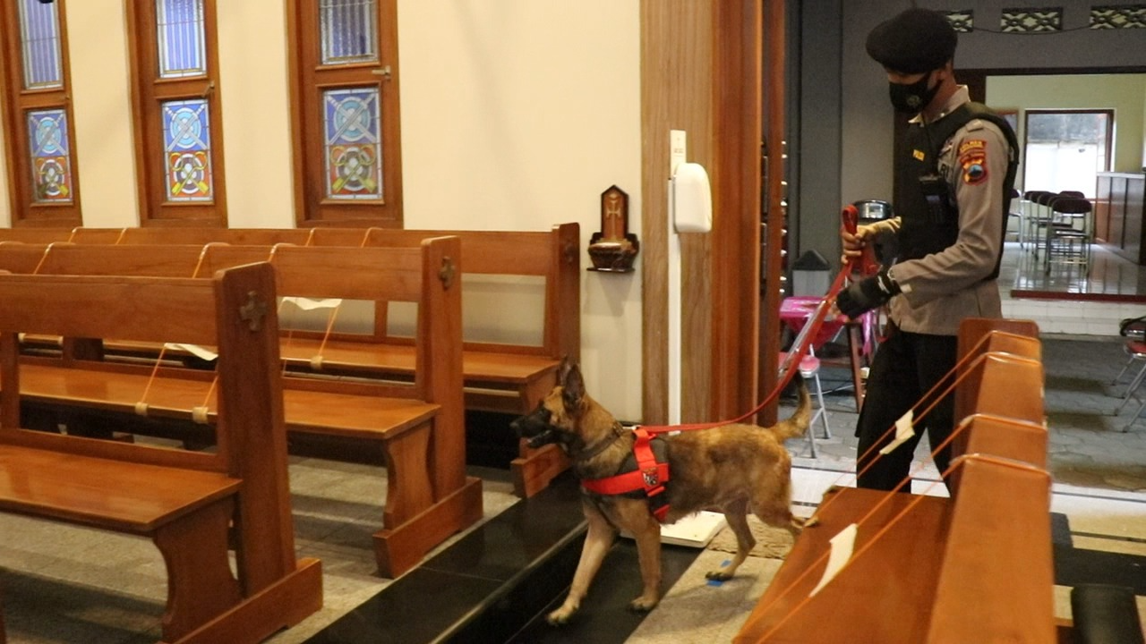 Polres Temanggung Lakukan Sterilisasi Gereja