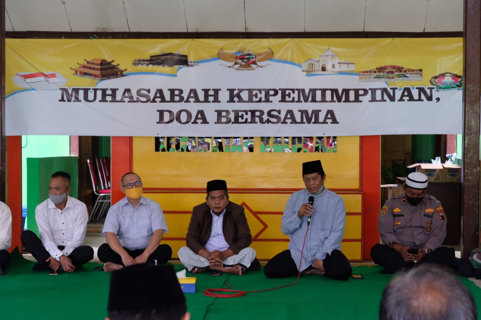 Evaluasi Diri dengan Muhasabah dan Doa Lintas Agama