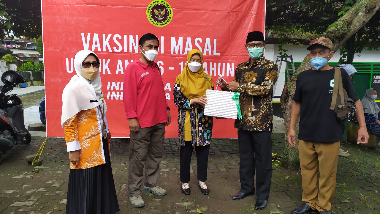 Bupati Tinjau Vaksinasi Anak, Kerjasama Pemkab dan BIN