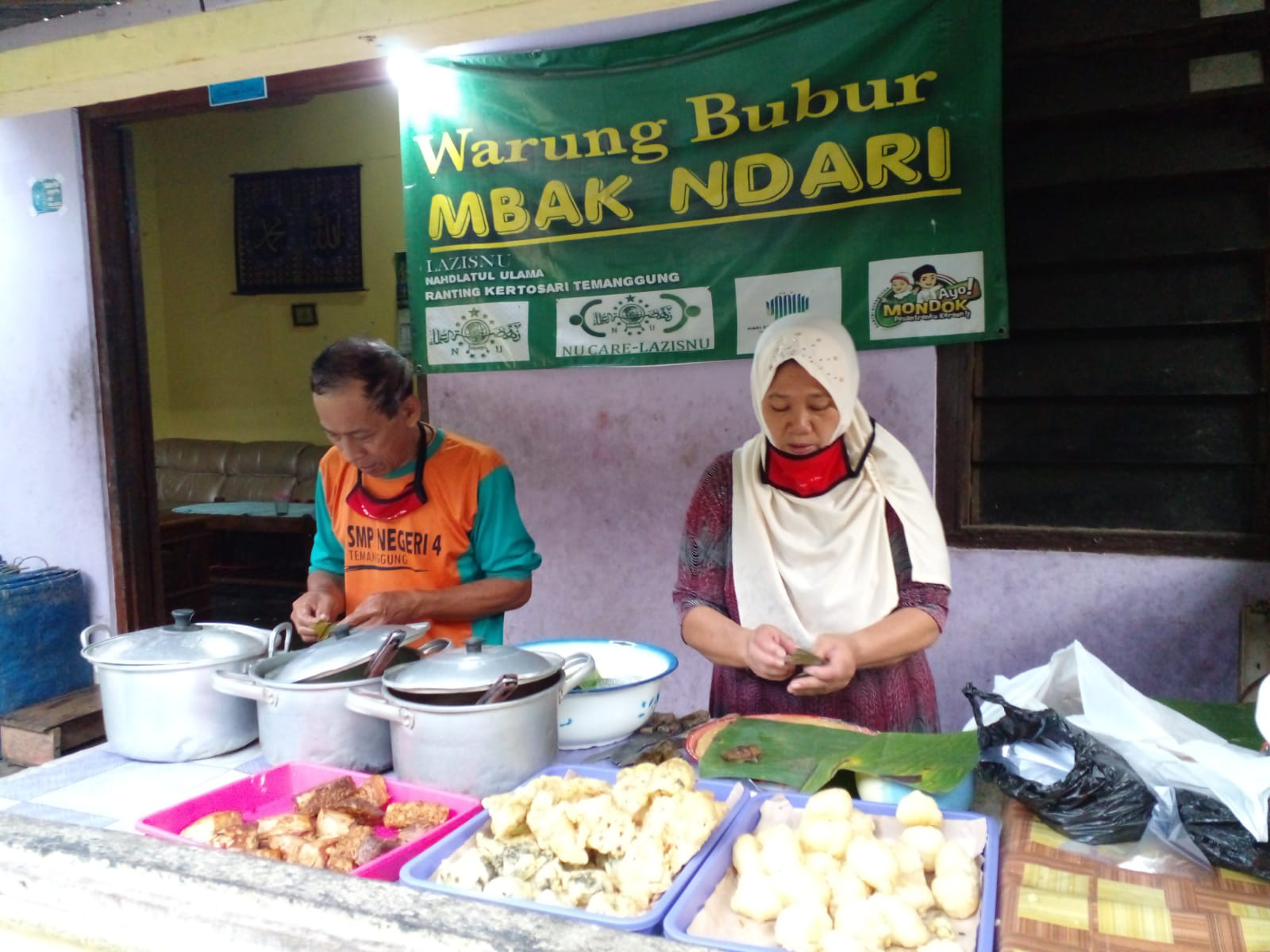 Nikmatnya Bubur Terik dan Ketan Lopis di Warung Mbak Ndari