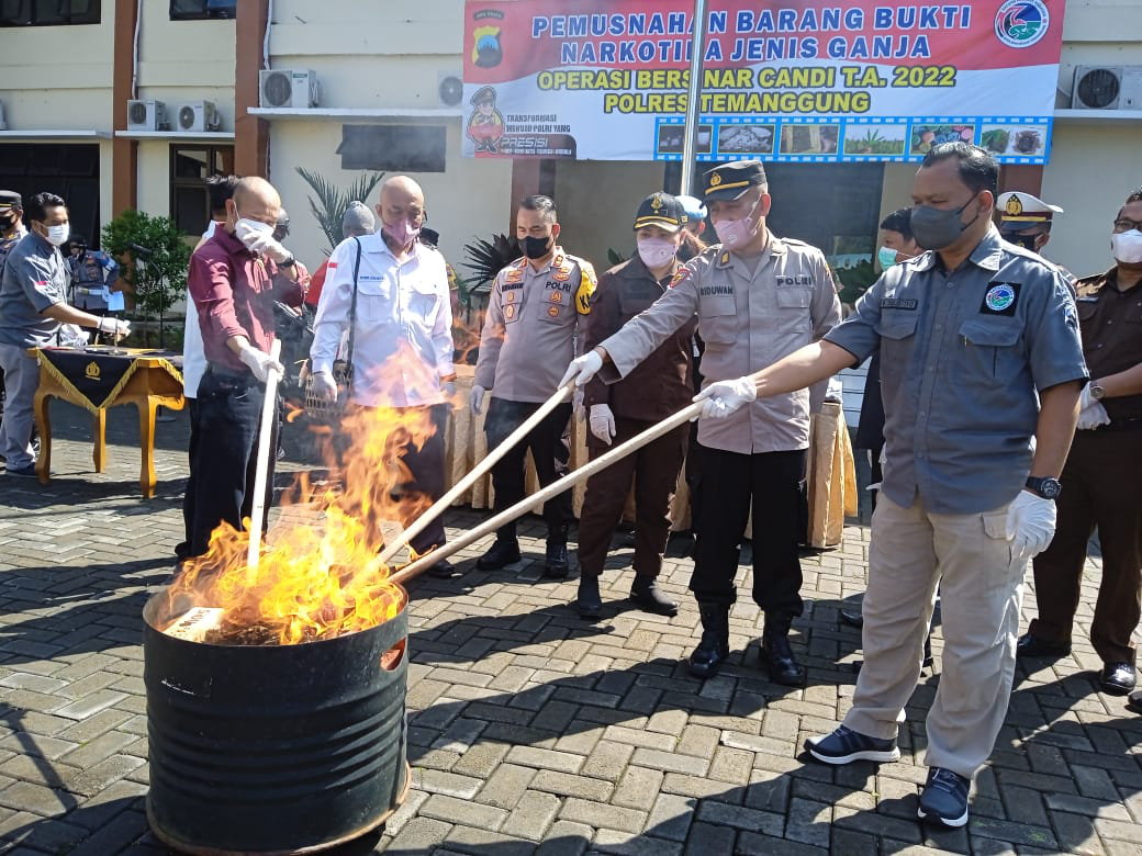 Polres Temanggung Musnahkan Barang Bukti Hasil Operasi Bersinar