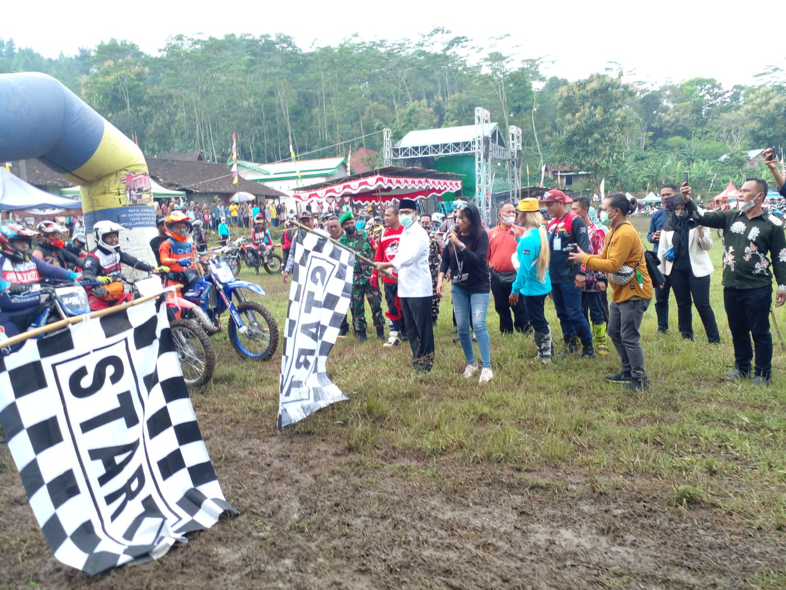 Olahraga Motor Trail, Sembari Galang Dana Bangun Musholla