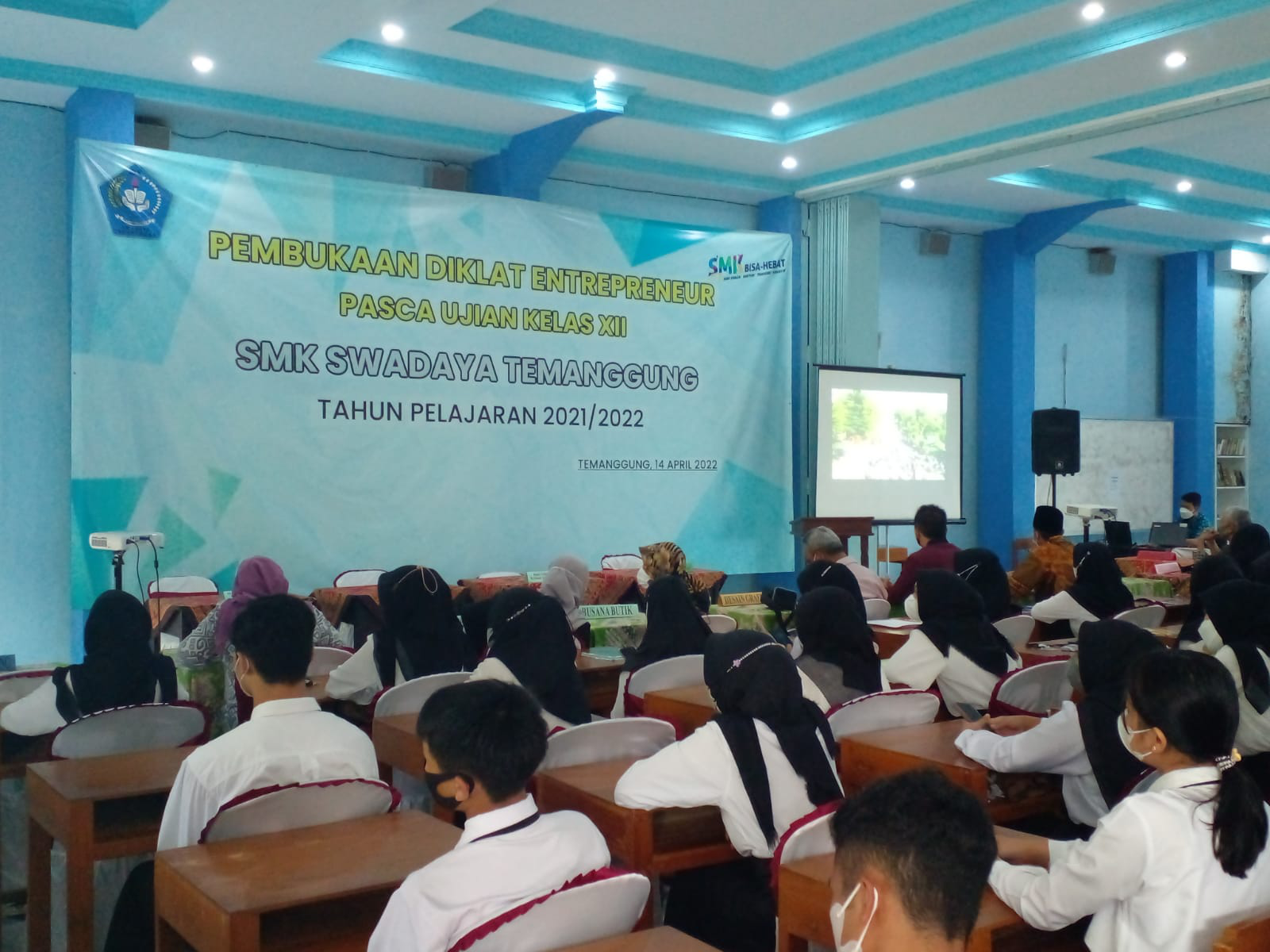 Ciptakan Wirausaha Mandiri, SMK Swadaya Gelar Diklat Entrepreneur