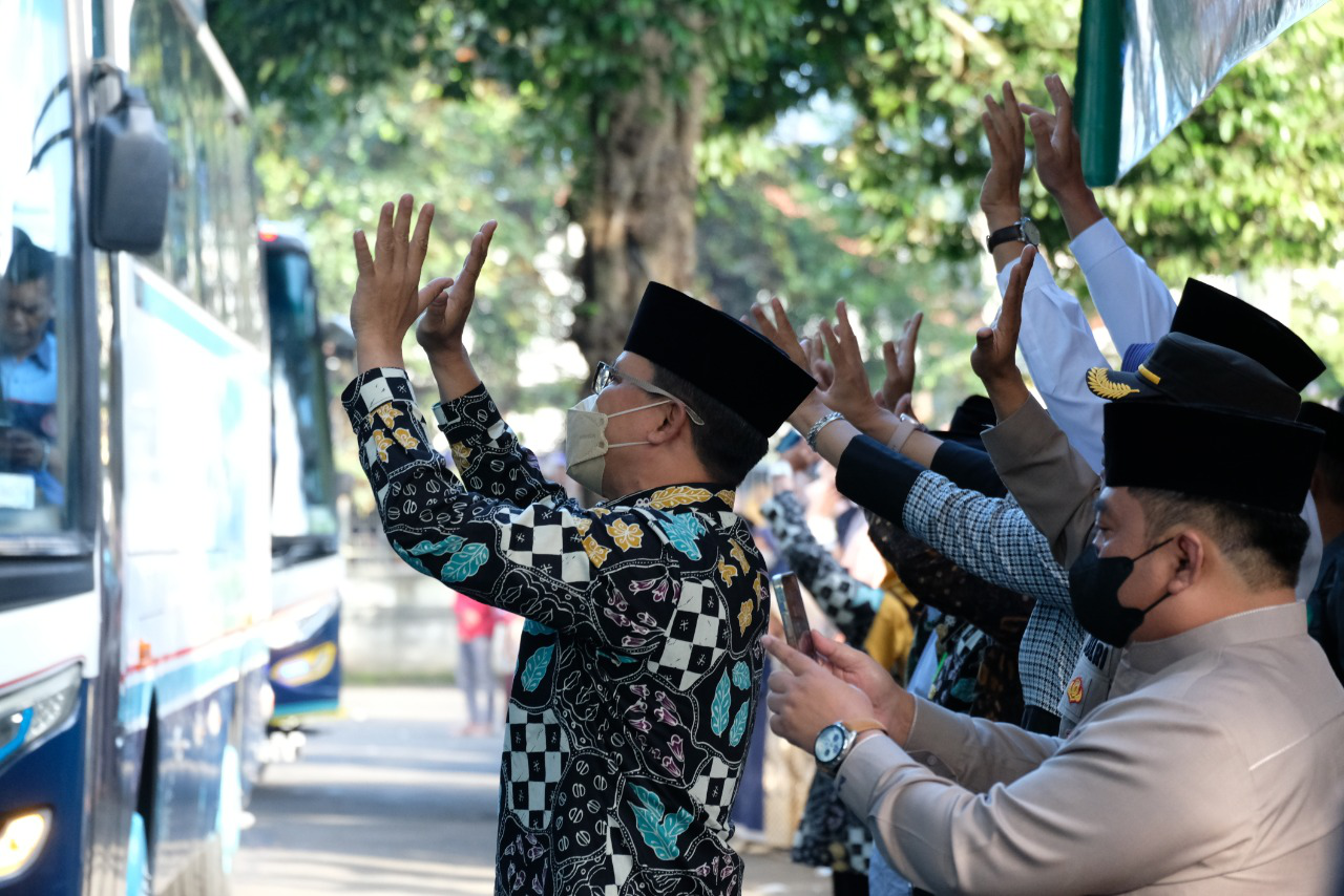 Pemberangkatan Jemaah Haji Kabupaten Temanggung Tahun 2022