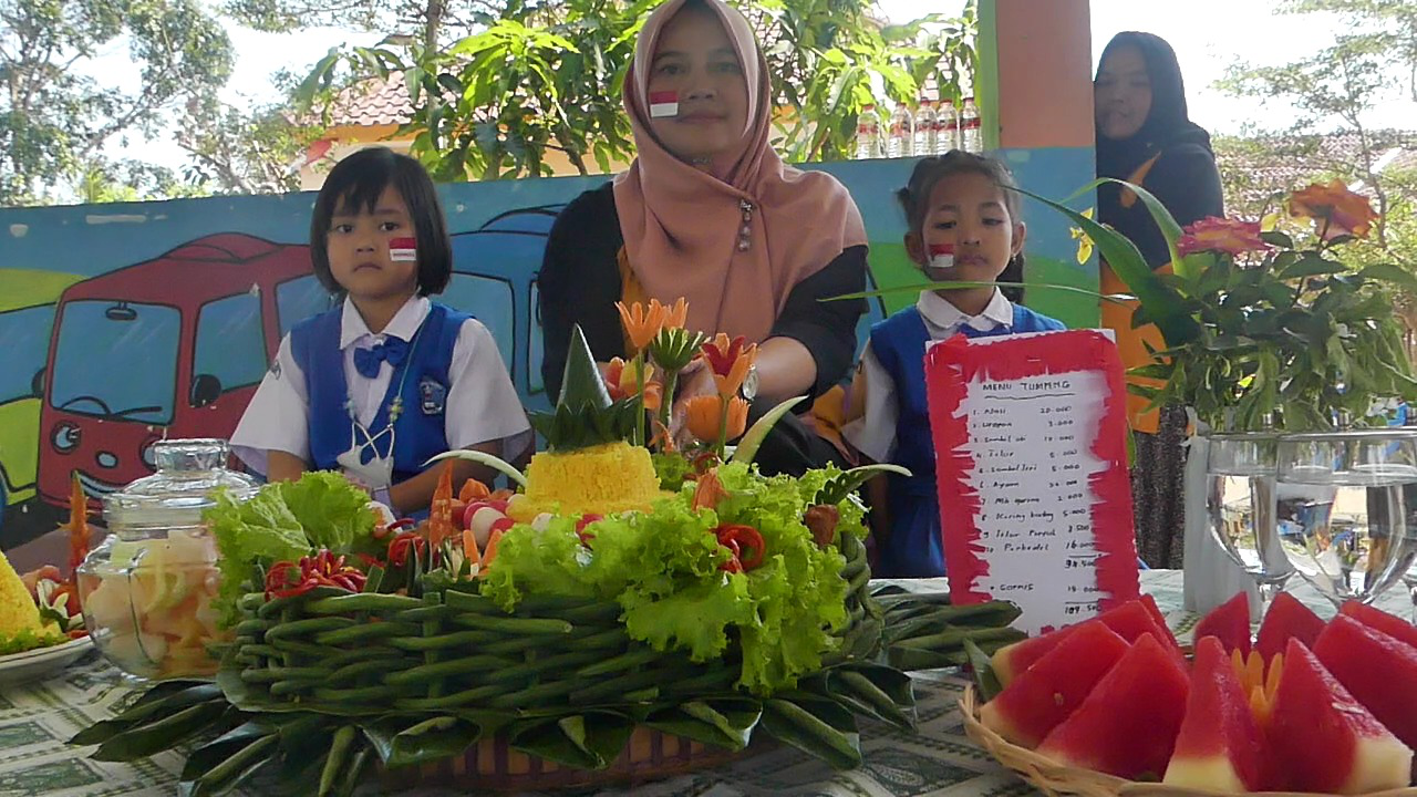 TK Negeri Pembina Temanggung Gelar Lomba Hias Tumpeng