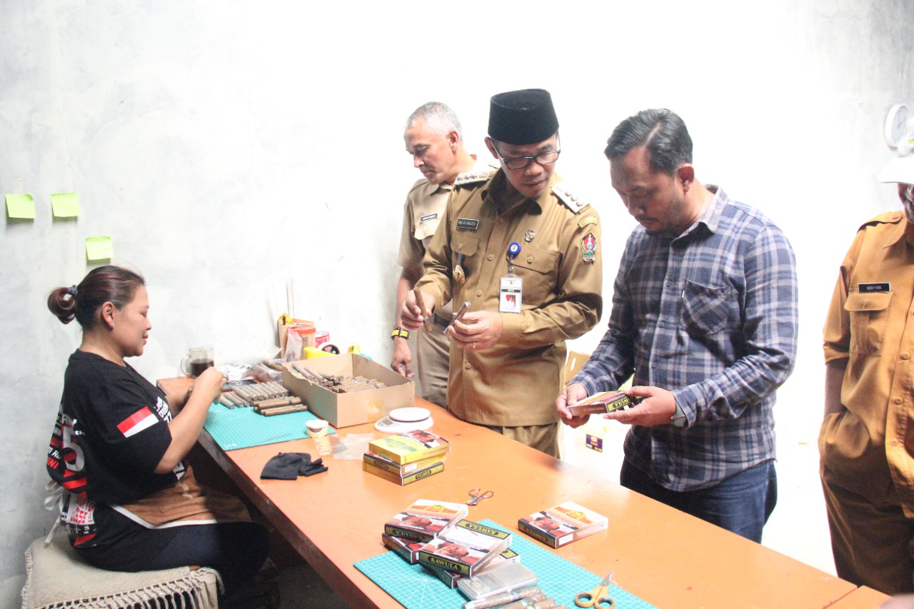 Tingkatkan Kreatifitas dan Kualitas dengan Pelatihan IKM Tembakau Lembutan