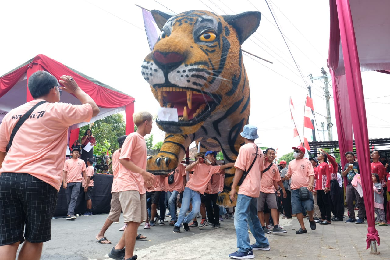 Ogoh-ogoh Desa Ngipik Kembali Meriahkan Karnaval Pawai Seni